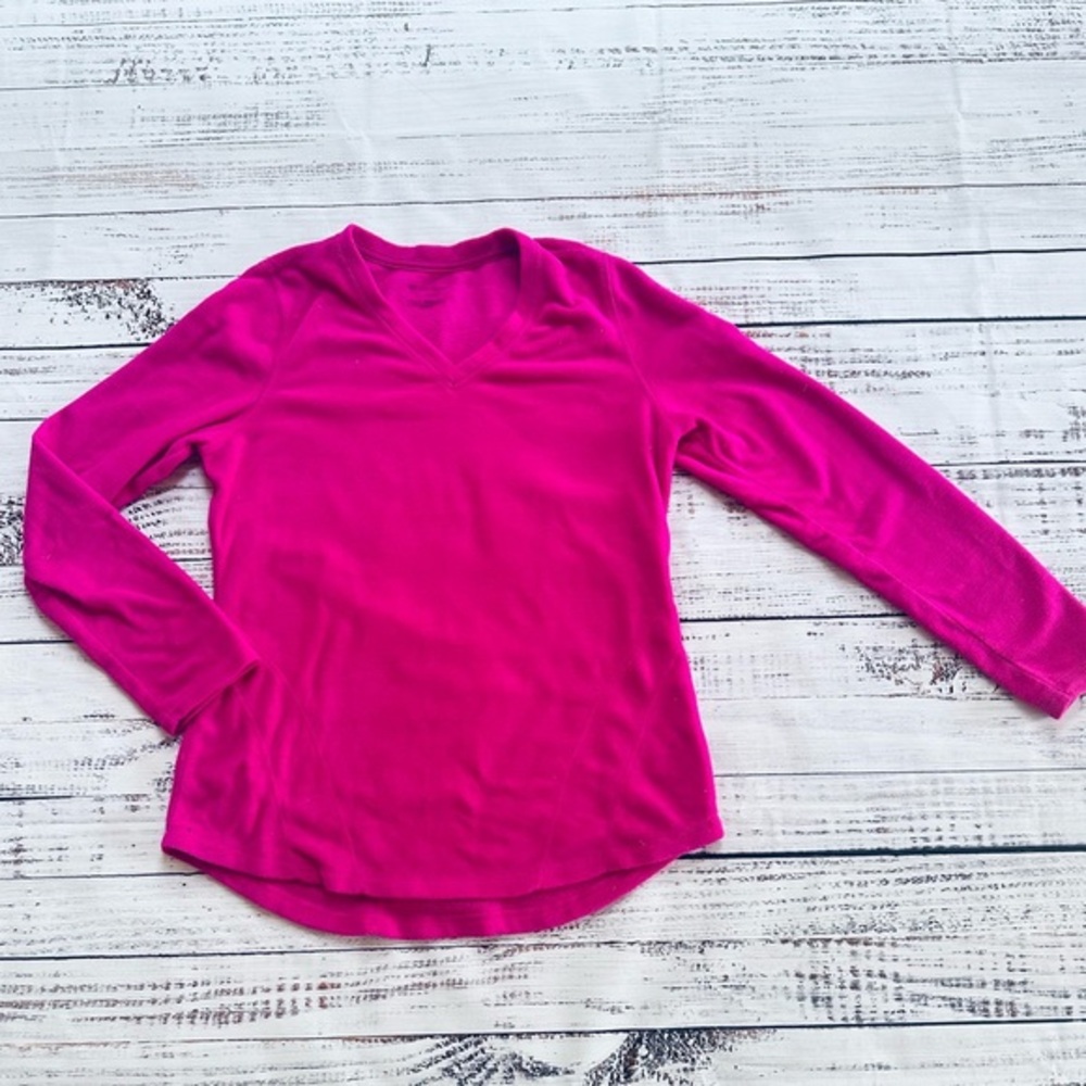 Womens cozy fleece v neck sweatshirt! Size Medium